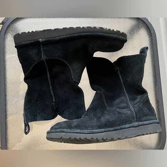 UGG Ankle Boots Black Suede Booties Women’s Shoes 6 - Picture 9 of 12
